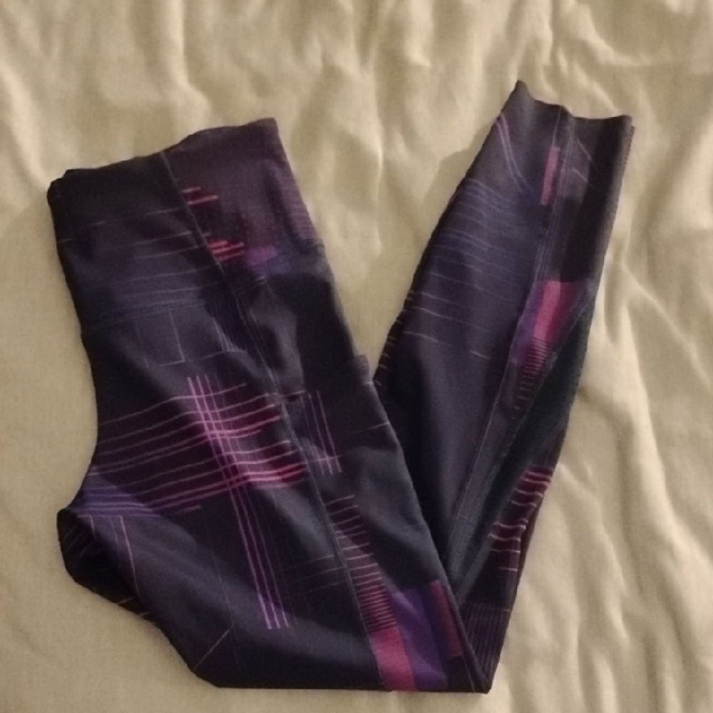 Brooks Vibrant Purple and Pink 7/8 Leggings